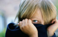 چگونه به کودک کمرو خود کمک کنیم