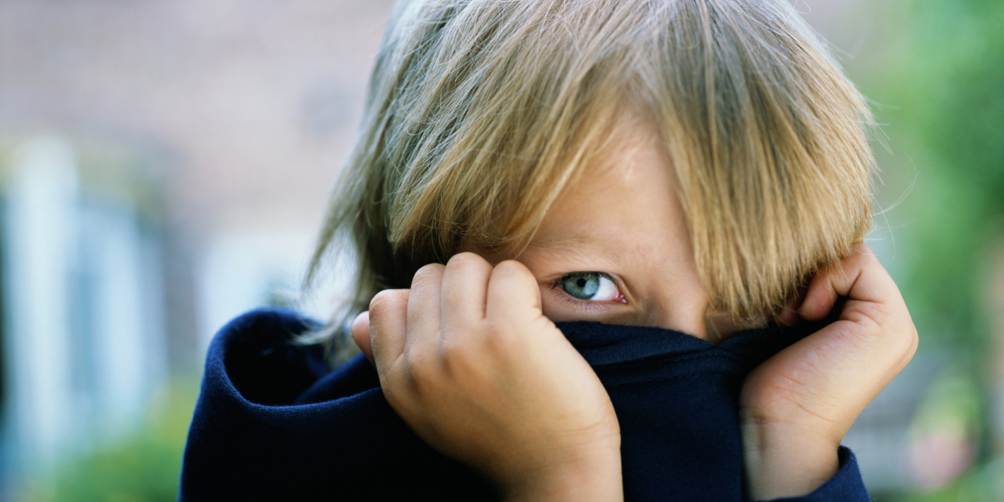 چگونه به کودک کمرو خود کمک کنیم