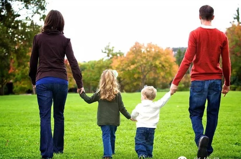 تغییر نقش و کارکرد خانواده در جوامع سنتی به جوامع مدرن